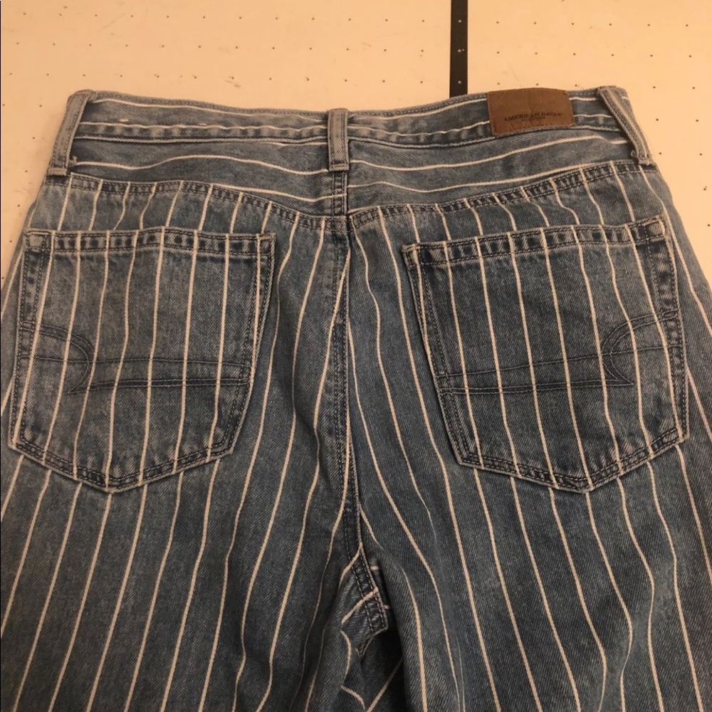 Very cute American eagle mom jeans